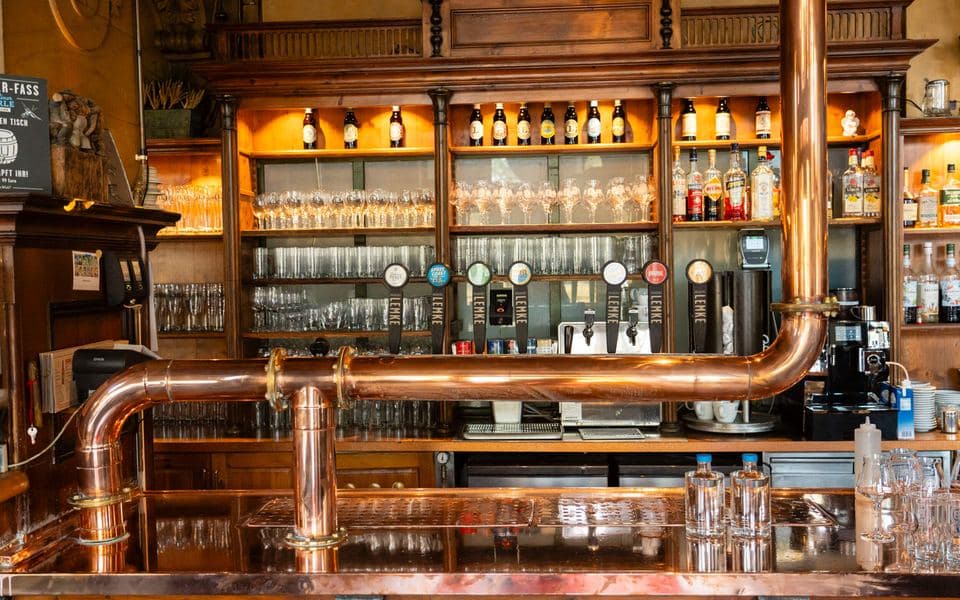Luisenbräu, Clubraum, Berliner Gasthaus in Berlin-Charlottenburg-Wilmersdorf