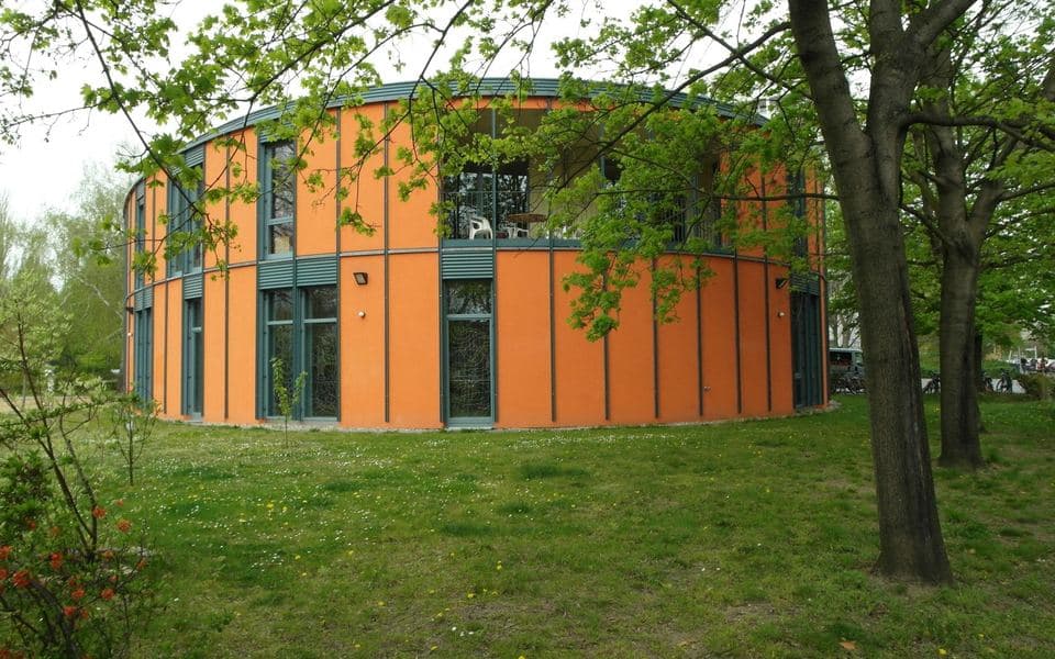 Nachbarschaftshaus Orangerie, Nachbarschaftshaus in Berlin-Lichtenberg