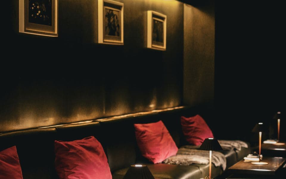 Voulez Vous Bar, Cocktailbar mit Kaminlounge in Berlin-Pankow